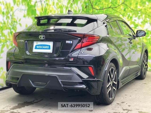 Toyota C-HR 2020-08 8225483-2