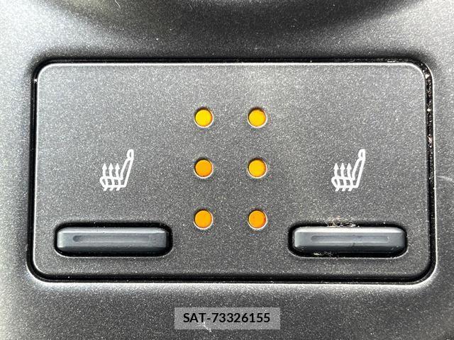 Toyota CAMRY 2022-01 8219479-2
