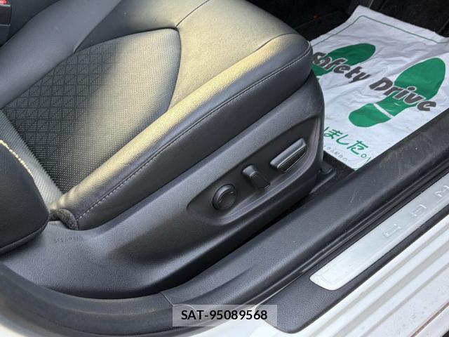 Toyota CAMRY 2019-04 8220444-4