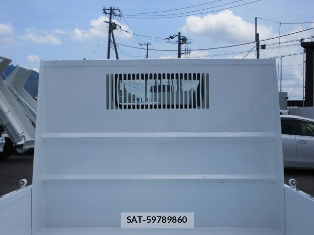 MITSUBISHI FUSO CANTER 2019-08 8216289-11