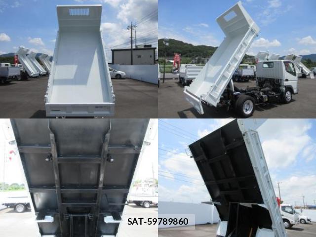 MITSUBISHI FUSO CANTER 2019-08 8216289-4