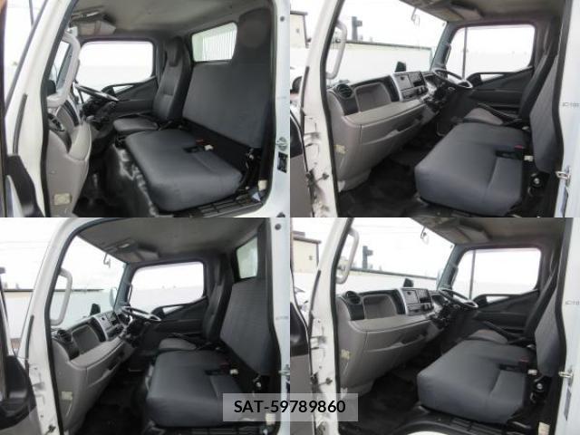 MITSUBISHI FUSO CANTER 2019-08 8216289-6