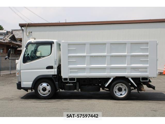 MITSUBISHI FUSO CANTER 2021-03 8216296-3