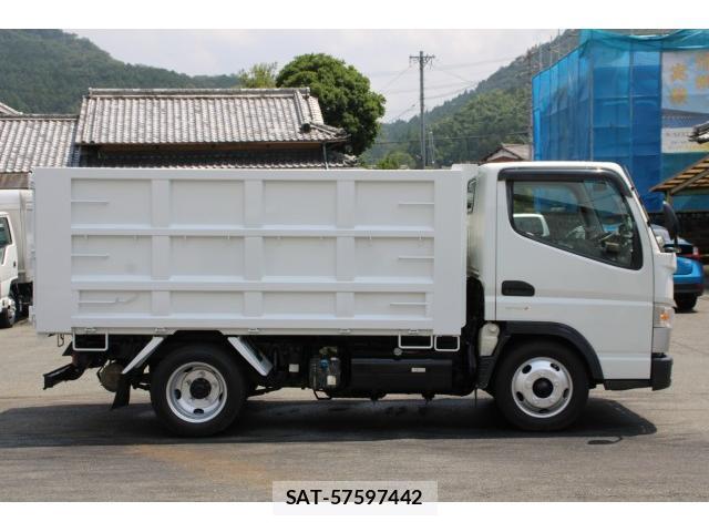 MITSUBISHI FUSO CANTER 2021-03 8216296-4