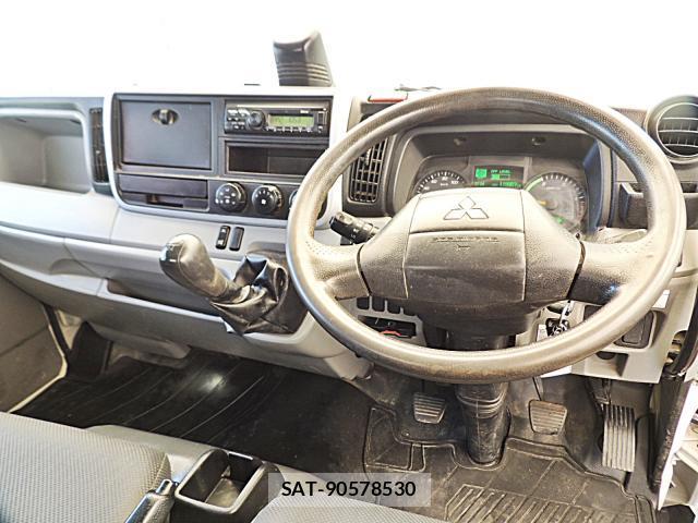 MITSUBISHI FUSO CANTER 2020-11 8216337-2