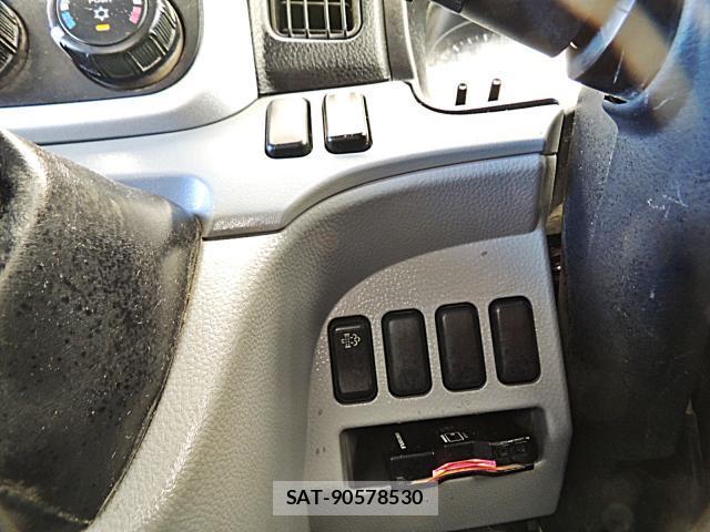 MITSUBISHI FUSO CANTER 2020-11 8216337-6