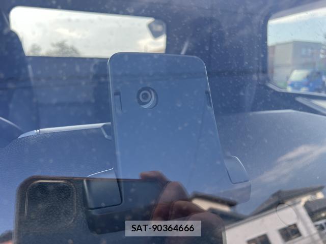 MITSUBISHI FUSO CANTER 2022-07 8218447-4