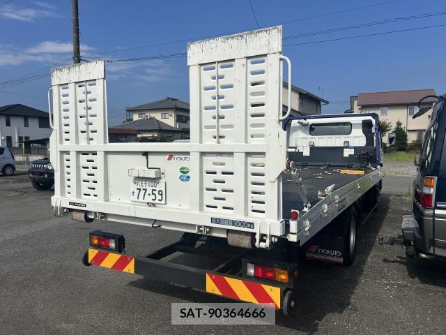 MITSUBISHI FUSO CANTER 2022-07 8218447-6