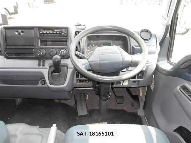 MITSUBISHI FUSO CANTER 2013-08 8218803-19