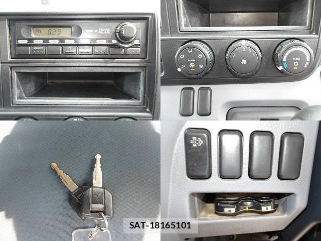 MITSUBISHI FUSO CANTER 2013-08 8218803-6