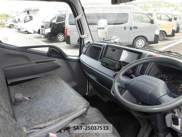 MITSUBISHI FUSO CANTER 2015-03 8218804-11