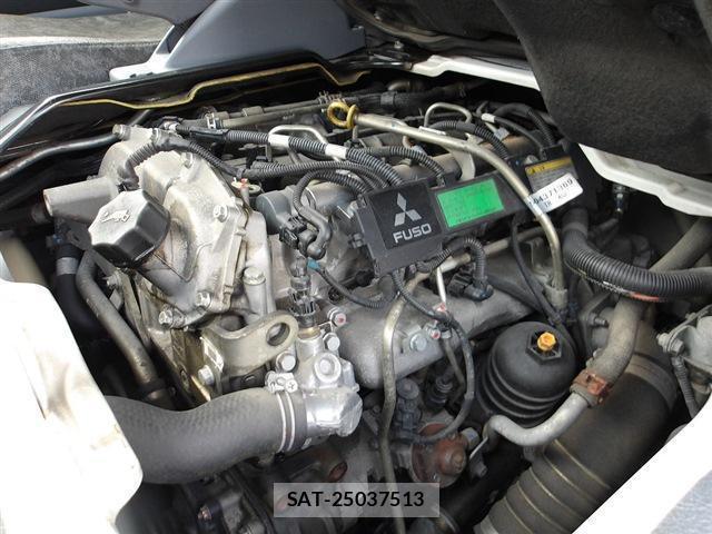 MITSUBISHI FUSO CANTER 2015-03 8218804-17