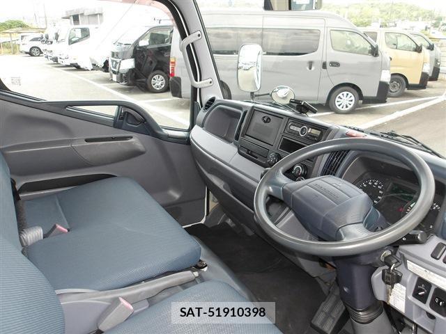 MITSUBISHI FUSO CANTER 2016-05 8218806-11