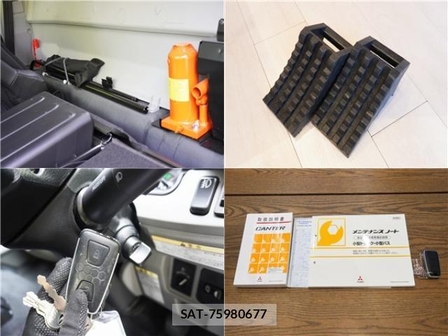 MITSUBISHI FUSO CANTER 2023-05 8219920-18