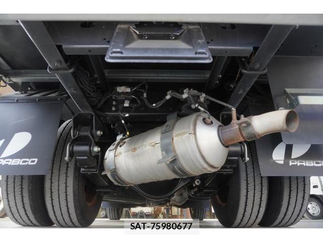 MITSUBISHI FUSO CANTER 2023-05 8219920-5