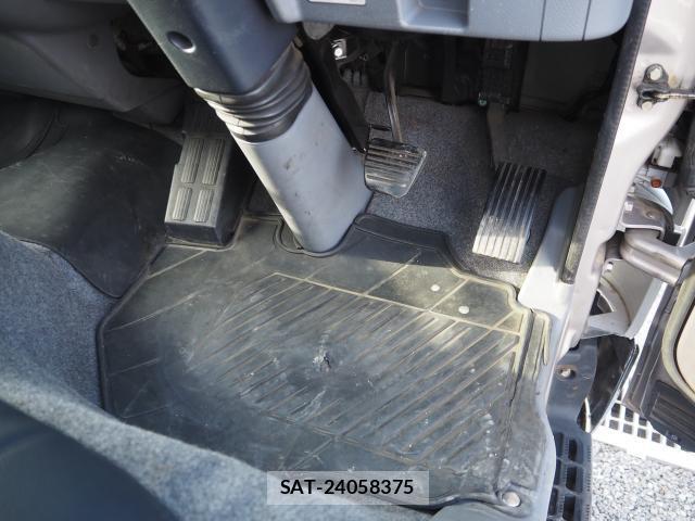 MITSUBISHI FUSO CANTER 2012-08 8220335-12