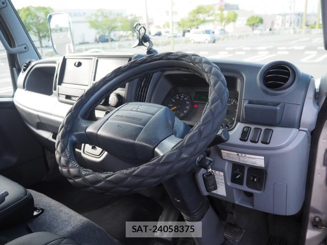 MITSUBISHI FUSO CANTER 2012-08 8220335-6