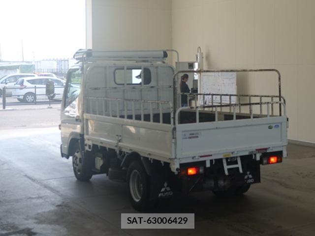 MITSUBISHI FUSO CANTER 2017-04 8221054-1