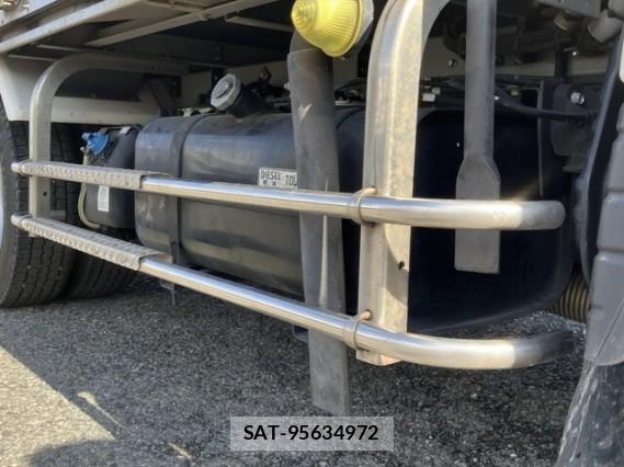 MITSUBISHI FUSO CANTER 2020 8221781-19