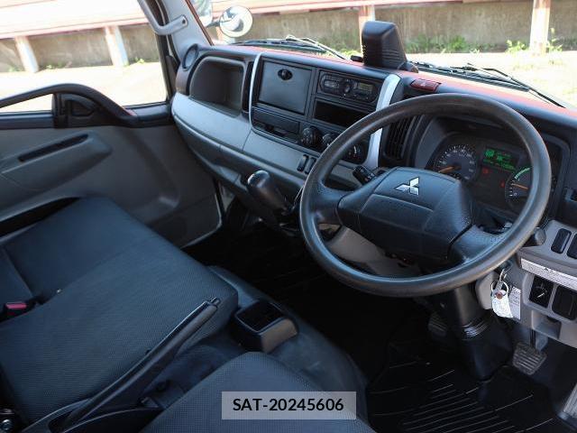 MITSUBISHI FUSO CANTER 2019-07 8222596-2