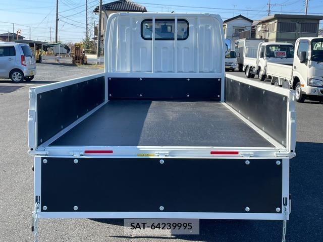 MITSUBISHI FUSO CANTER 2025-10 8224754-7