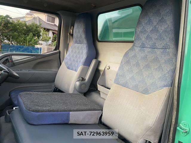 MITSUBISHI FUSO CANTER 2003-09 8225606-7