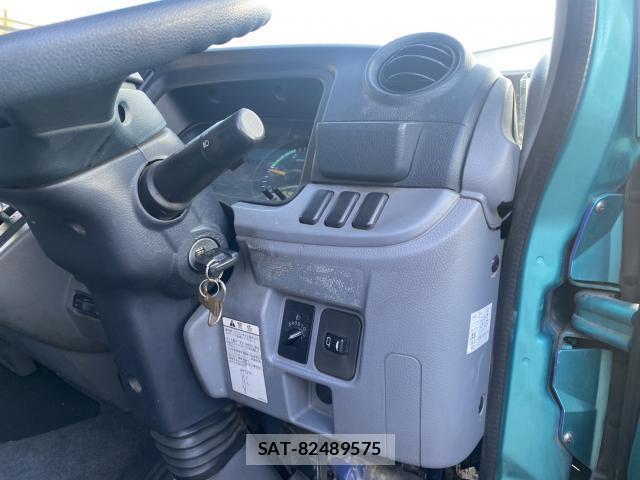 MITSUBISHI FUSO CANTER 2011-12 8225616-14