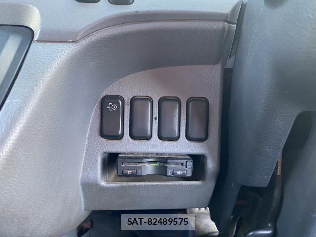 MITSUBISHI FUSO CANTER 2011-12 8225616-17