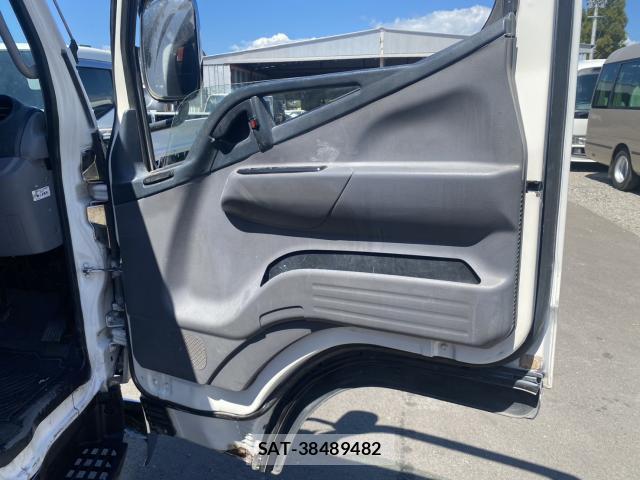 MITSUBISHI FUSO CANTER 2012-09 8225619-12
