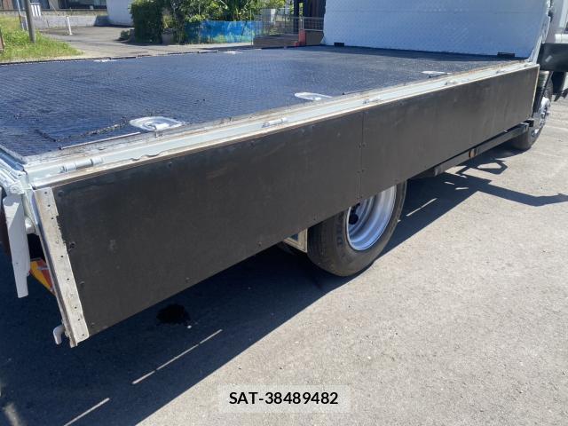 MITSUBISHI FUSO CANTER 2012-09 8225619-3