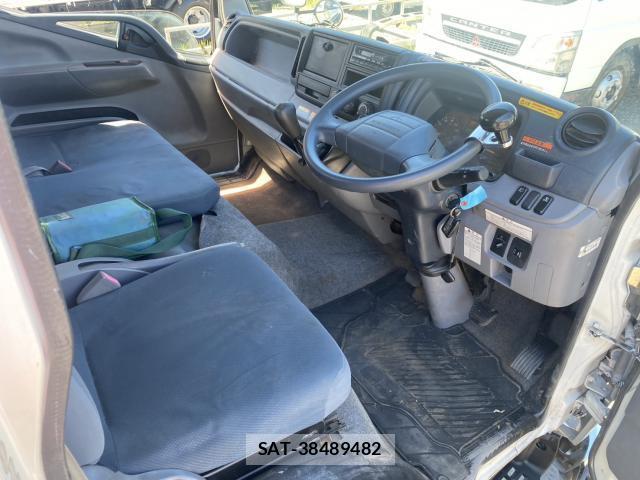 MITSUBISHI FUSO CANTER 2012-09 8225619-7