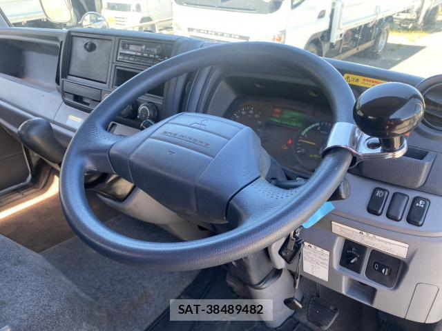 MITSUBISHI FUSO CANTER 2012-09 8225619-8