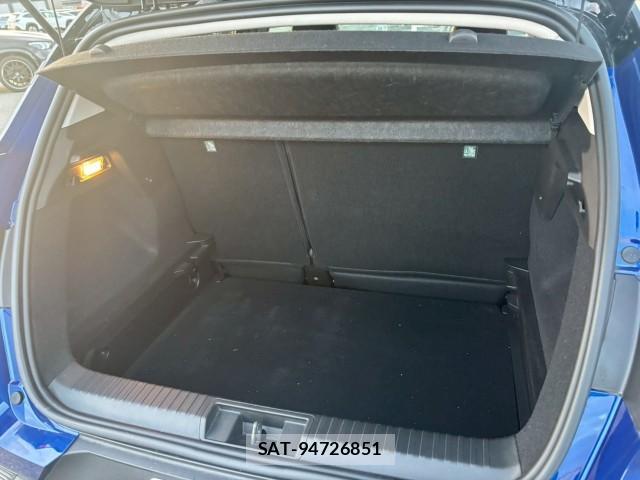 Renault CAPTUR 2023-08 8221458-10