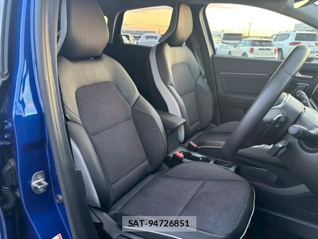 Renault CAPTUR 2023-08 8221458-15