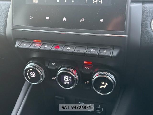 Renault CAPTUR 2023-08 8221458-16