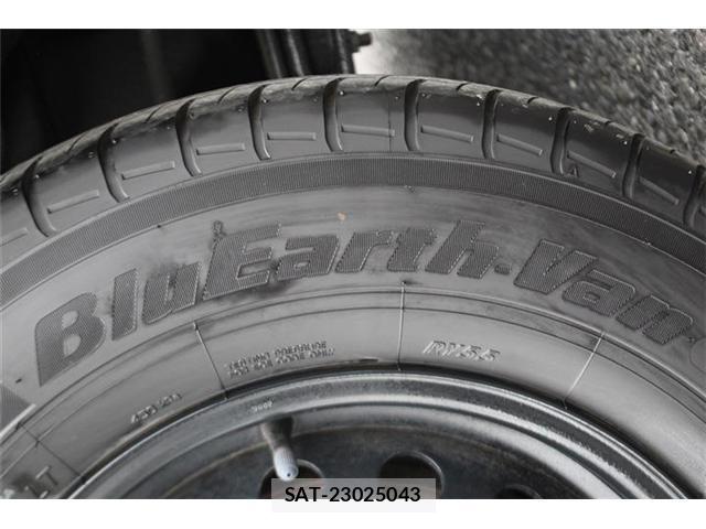 Nissan Caravan 2024-02 8222105-12