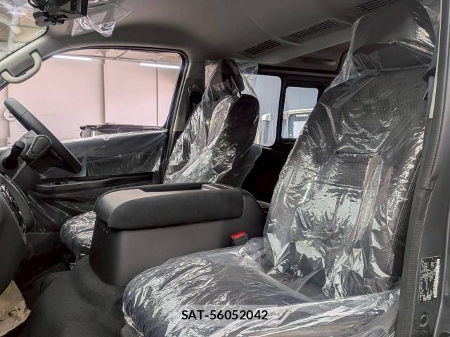 Nissan Caravan 2026-07 8223428-14