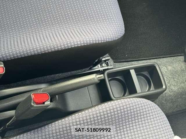 Mazda CAROL 2019-06 8218230-16