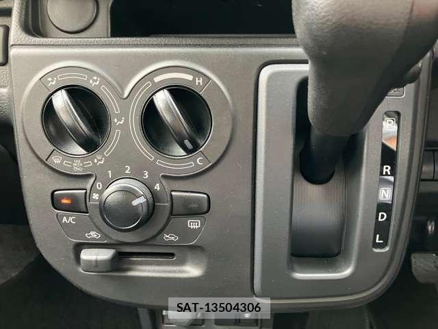 Mazda CAROL 2023-10 8221031-13