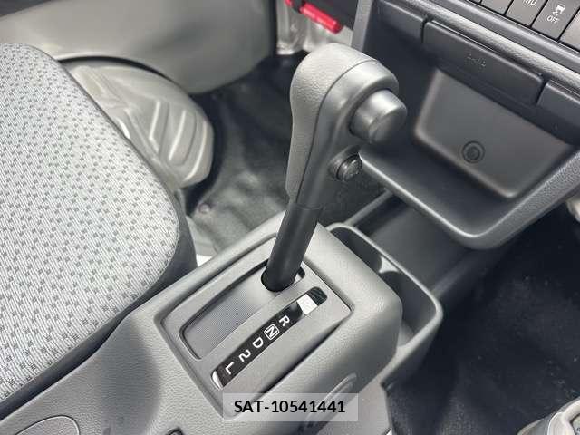 Suzuki CARRY TRUCK 2026-03 8218280-6