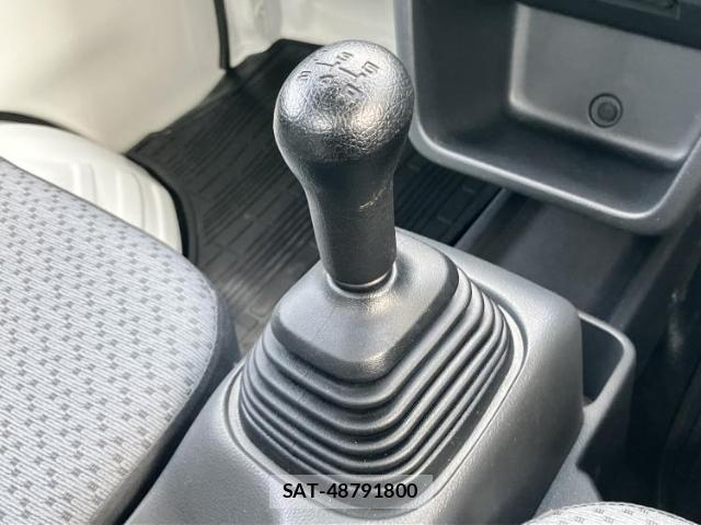 Suzuki CARRY TRUCK 2025-01 8225219-12