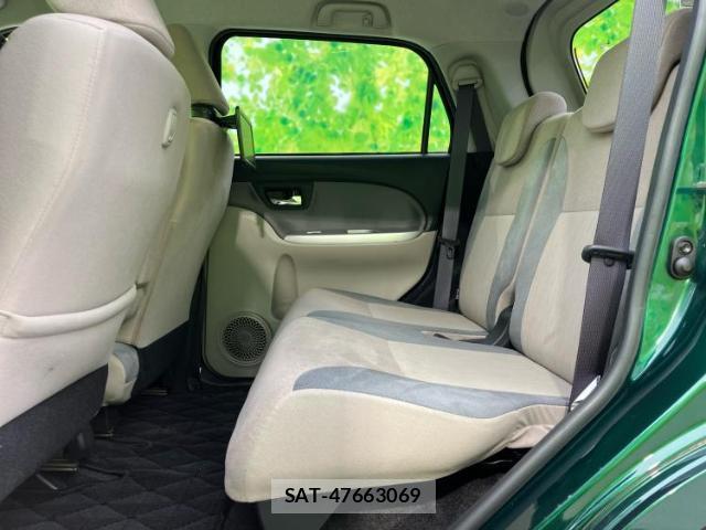 Daihatsu CAST 2018-08 8225233-6