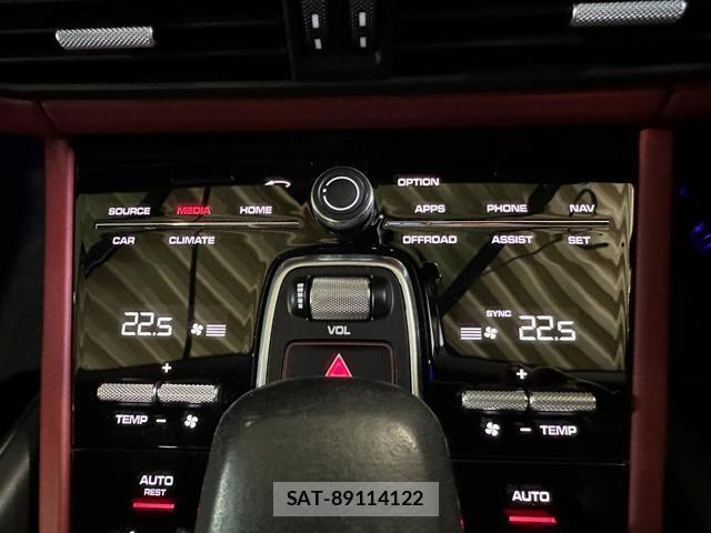 Porsche CAYENNE 2022-06 8223007-11