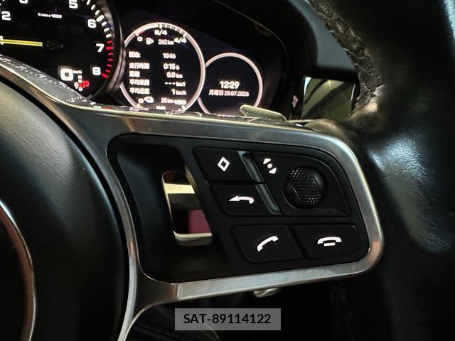 Porsche CAYENNE 2022-06 8223007-16