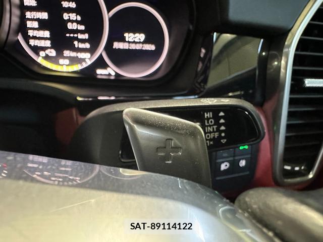 Porsche CAYENNE 2022-06 8223007-18