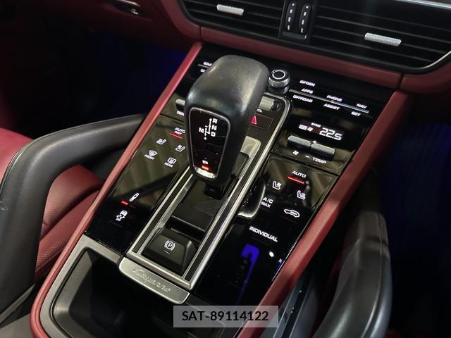 Porsche CAYENNE 2022-06 8223007-8