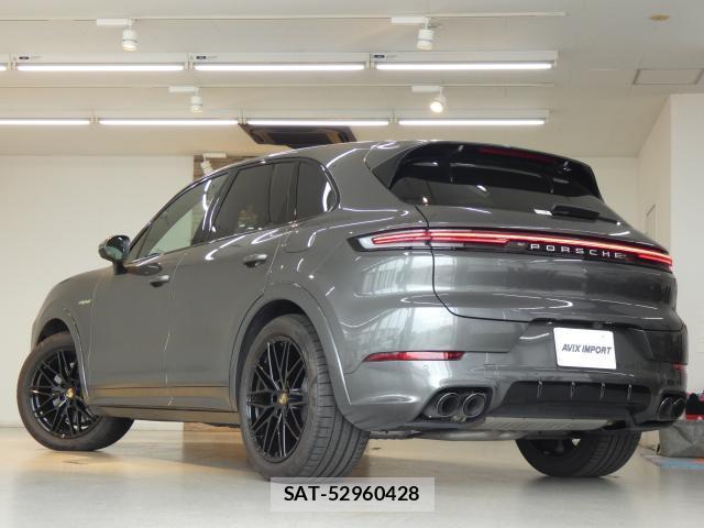 Porsche CAYENNE 2024-02 8220079-1