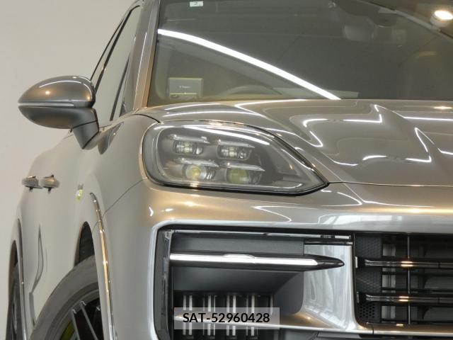 Porsche CAYENNE 2024-02 8220079-2
