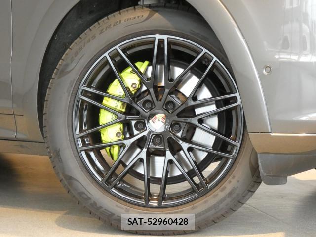 Porsche CAYENNE 2024-02 8220079-5