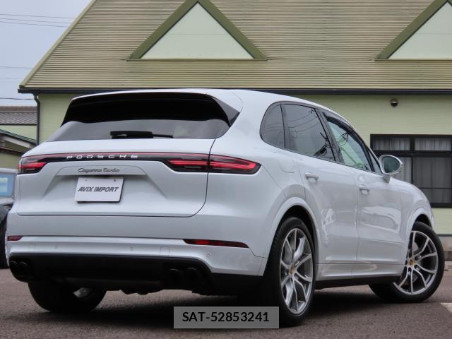 Porsche CAYENNE 2019-08 8221521-1